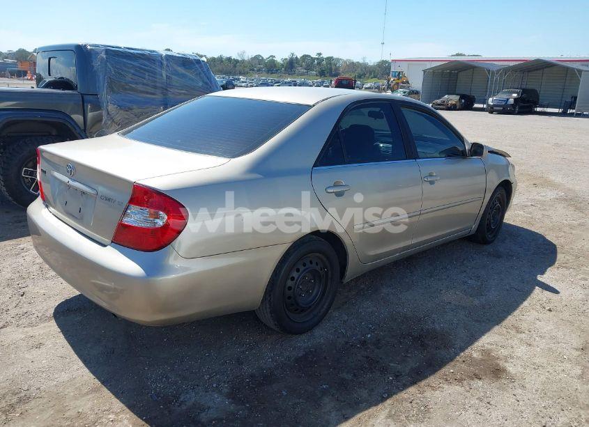 Photo 4 of 2004 Toyota Camry SE (VIN 4T1BE32K94U849841)