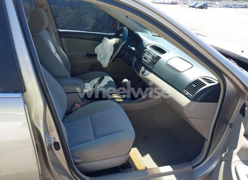 Photo 5 of 2004 Toyota Camry SE (VIN 4T1BE32K94U849841)