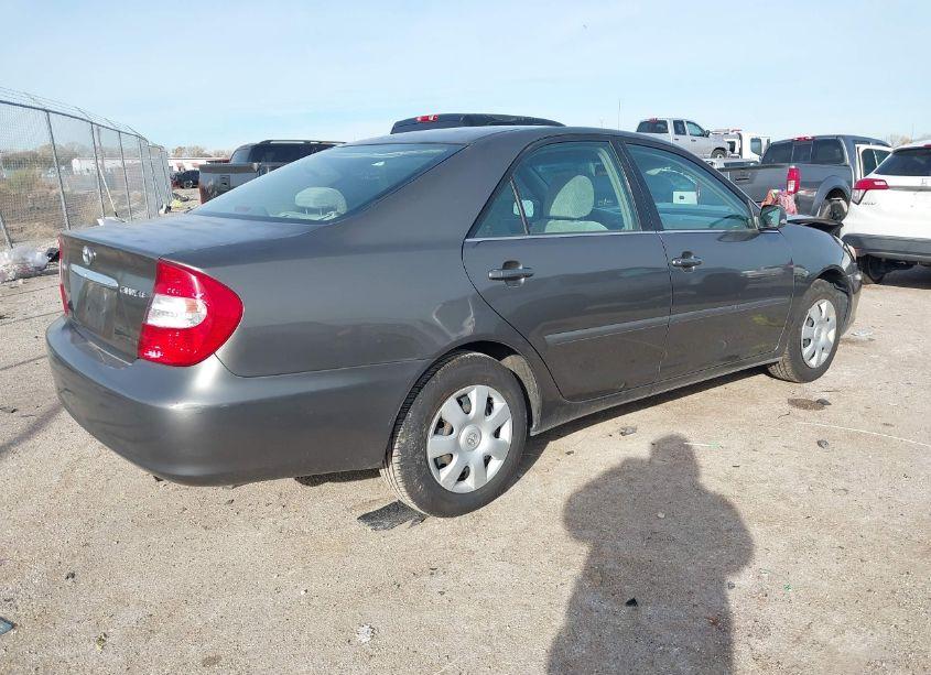 Photo 4 of 2004 Toyota Camry LE (VIN 4T1BE32K94U850164)