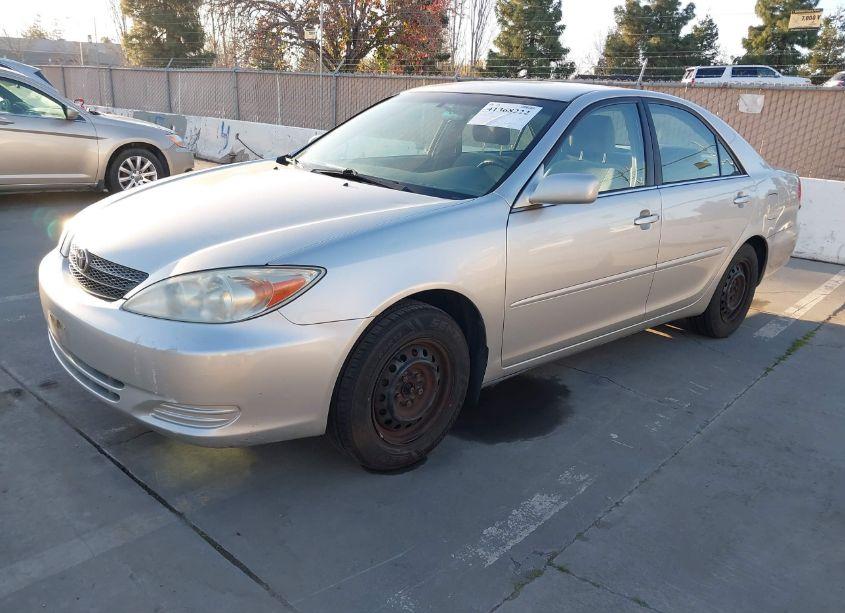 Photo 2 of 2004 Toyota Camry LE (VIN 4T1BE32K94U896948)