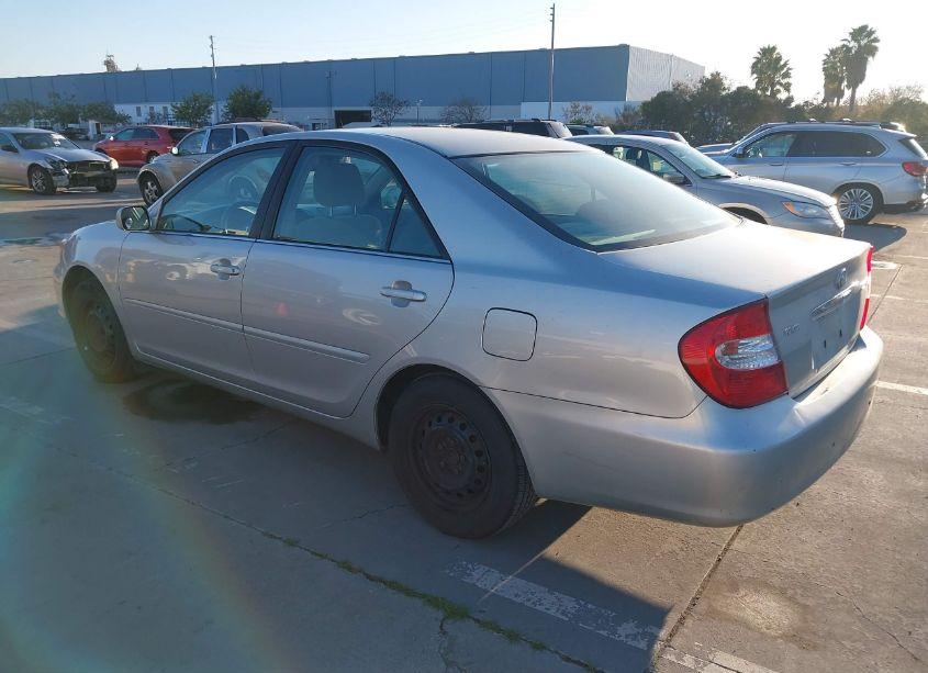 Photo 3 of 2004 Toyota Camry LE (VIN 4T1BE32K94U896948)