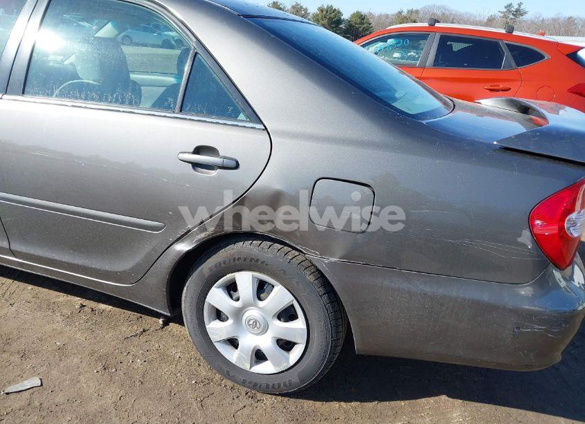 Photo 12 of 2004 Toyota Camry LE (VIN 4T1BE32K94U911545)