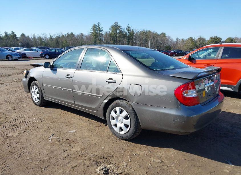 Photo 3 of 2004 Toyota Camry LE (VIN 4T1BE32K94U911545)