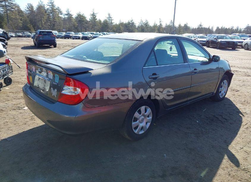 Photo 4 of 2004 Toyota Camry LE (VIN 4T1BE32K94U911545)