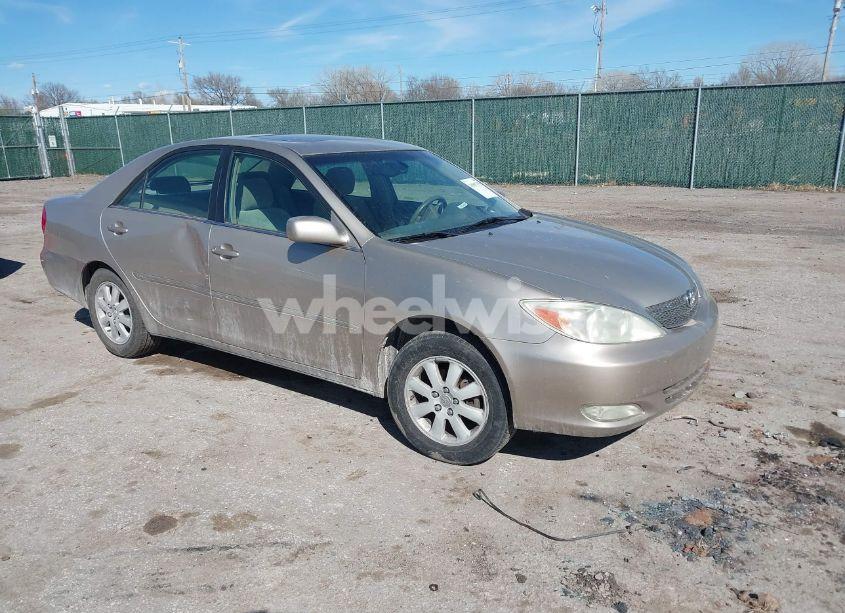 2004 Toyota Camry XLE (VIN 4T1BE32K94U914820) main photo
