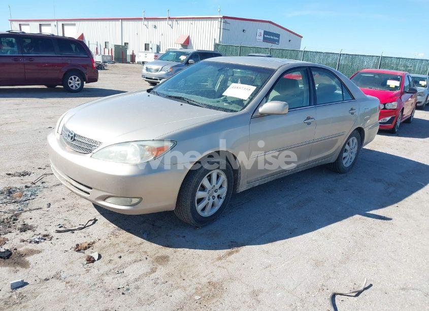 Photo 2 of 2004 Toyota Camry XLE (VIN 4T1BE32K94U914820)
