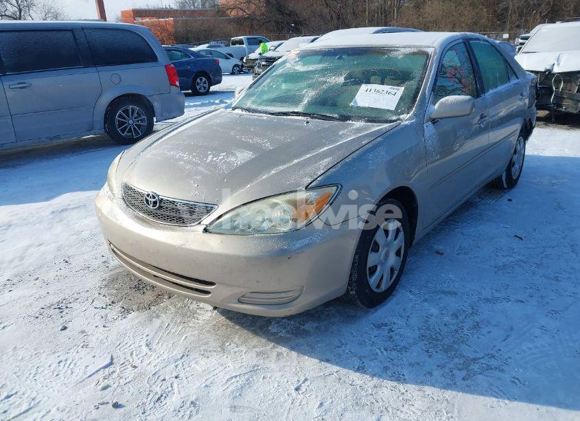Photo 2 of 2004 Toyota Camry LE (VIN 4T1BE32K94U914848)