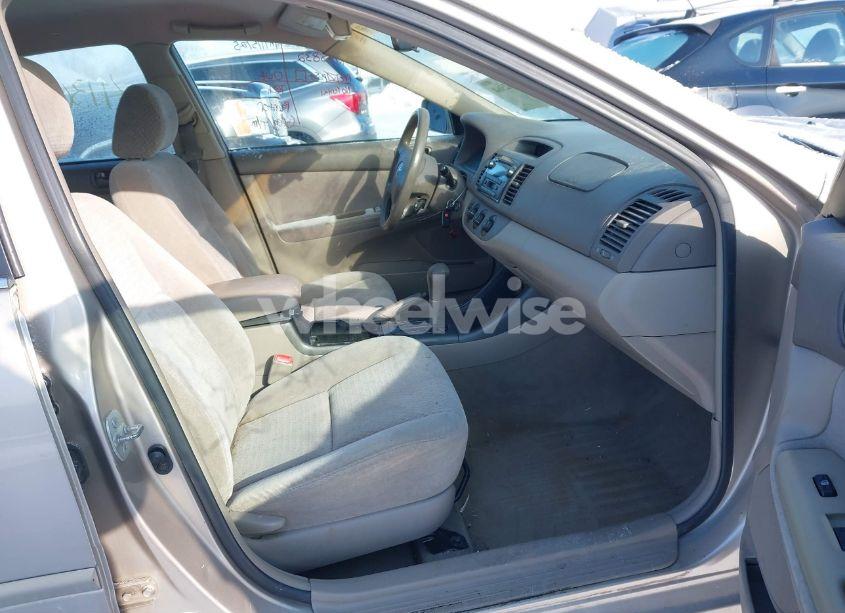 Photo 5 of 2004 Toyota Camry LE (VIN 4T1BE32K94U914848)