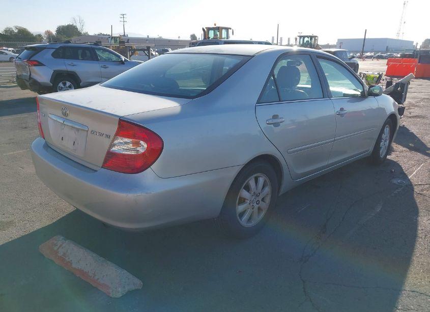 Photo 4 of 2004 Toyota Camry XLE (VIN 4T1BE32K94U921573)