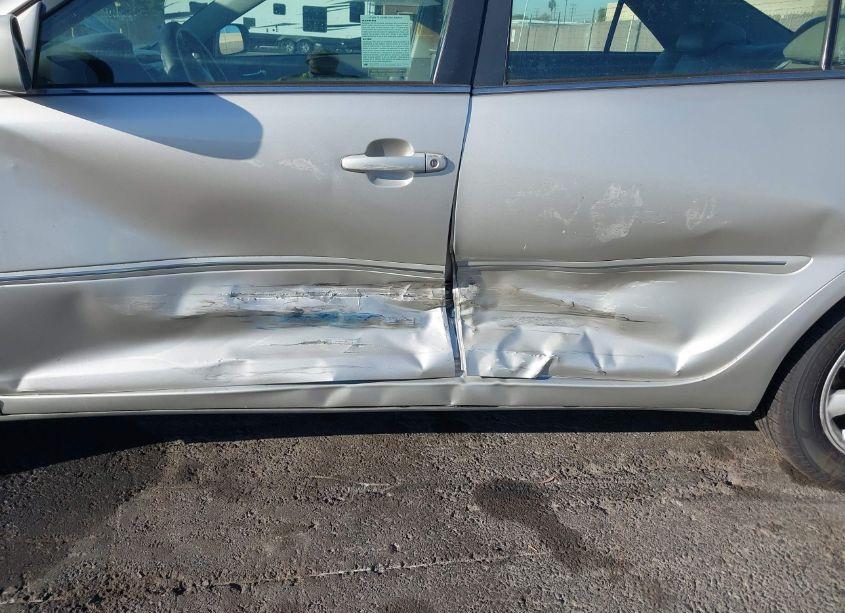 Photo 6 of 2004 Toyota Camry XLE (VIN 4T1BE32K94U921573)