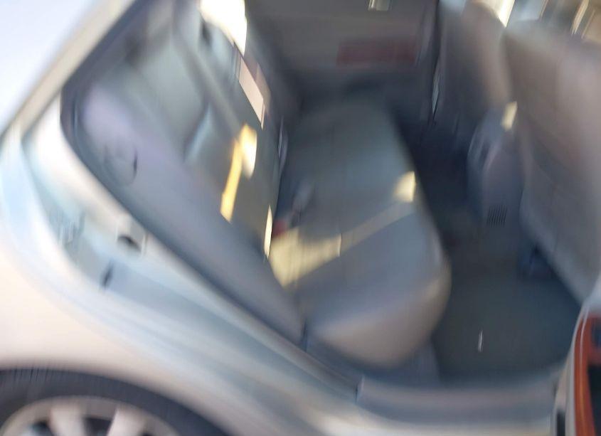 Photo 8 of 2004 Toyota Camry XLE (VIN 4T1BE32K94U921573)