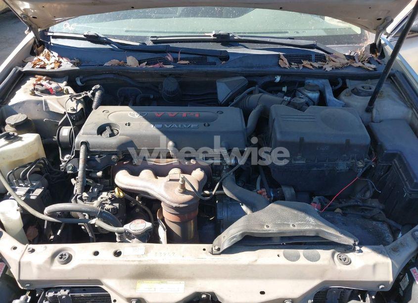 Photo 10 of 2005 Toyota Camry LE/SE/STD/XLE (VIN 4T1BE32K95U008832)