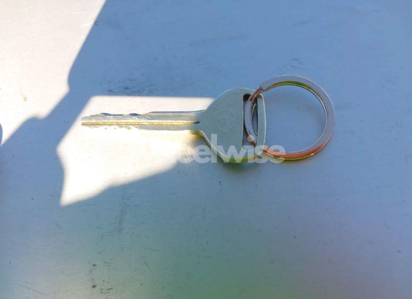 Photo 11 of 2005 Toyota Camry LE/SE/STD/XLE (VIN 4T1BE32K95U008832)