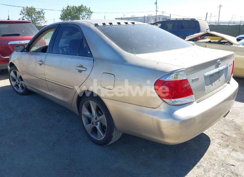 Photo 3 of 2005 Toyota Camry LE/SE/STD/XLE (VIN 4T1BE32K95U008832)