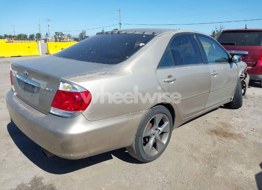 Photo 4 of 2005 Toyota Camry LE/SE/STD/XLE (VIN 4T1BE32K95U008832)