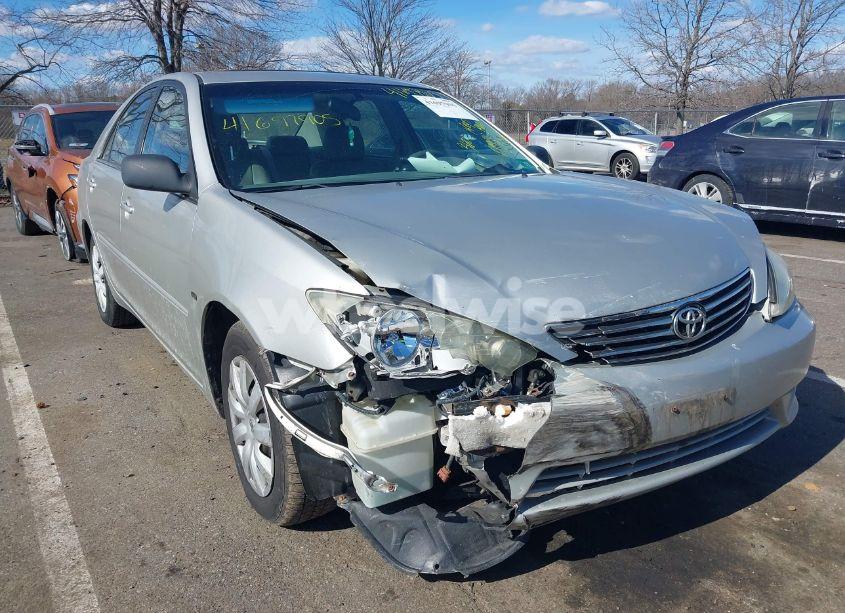 2005 Toyota Camry LE/XLE/SE (VIN 4T1BE32K95U013125) main photo