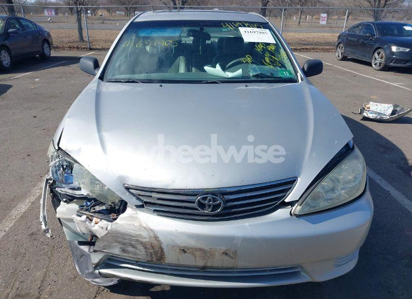 Photo 12 of 2005 Toyota Camry LE/XLE/SE (VIN 4T1BE32K95U013125)