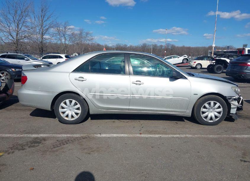 Photo 13 of 2005 Toyota Camry LE/XLE/SE (VIN 4T1BE32K95U013125)
