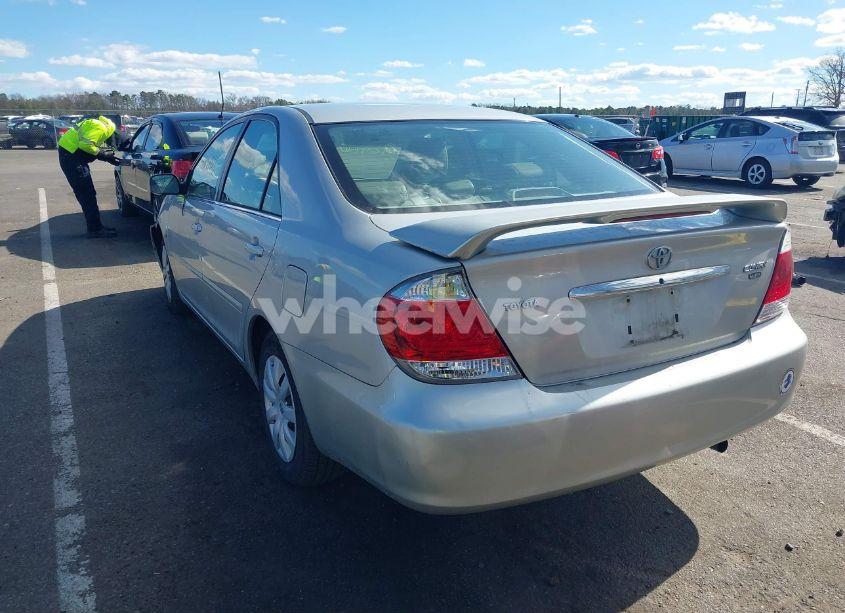 Photo 3 of 2005 Toyota Camry LE/XLE/SE (VIN 4T1BE32K95U013125)