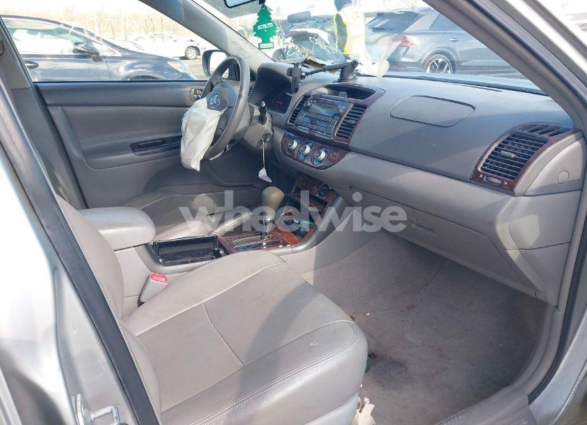Photo 5 of 2005 Toyota Camry LE/XLE/SE (VIN 4T1BE32K95U013125)