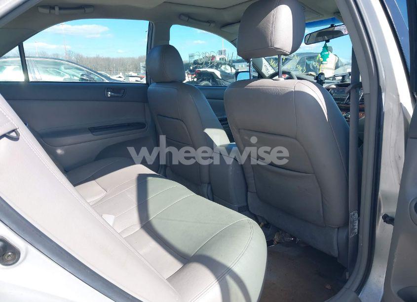 Photo 8 of 2005 Toyota Camry LE/XLE/SE (VIN 4T1BE32K95U013125)