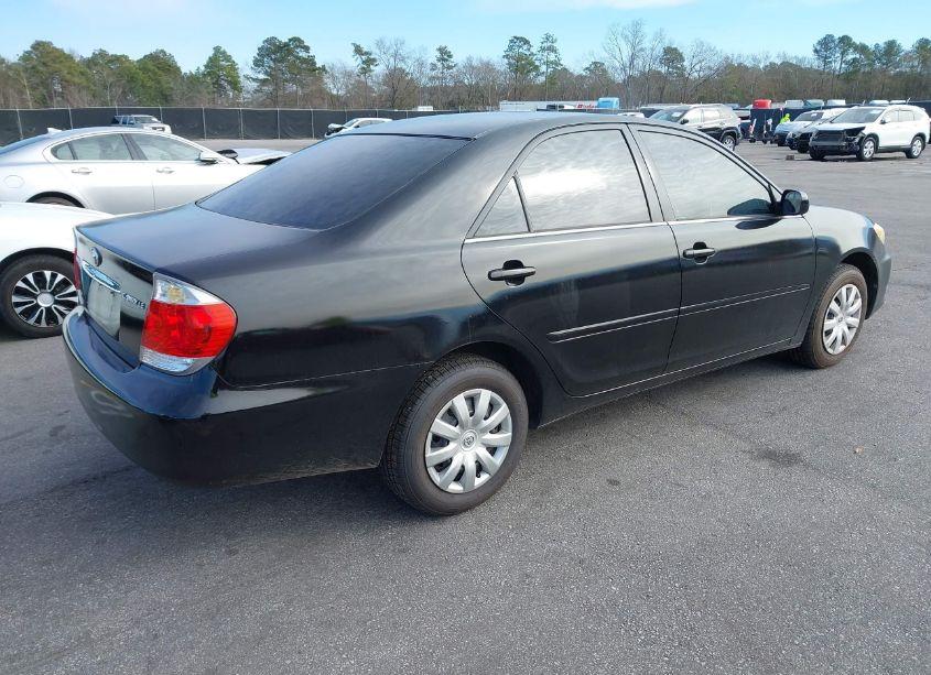 Photo 4 of 2005 Toyota Camry LE (VIN 4T1BE32K95U036260)
