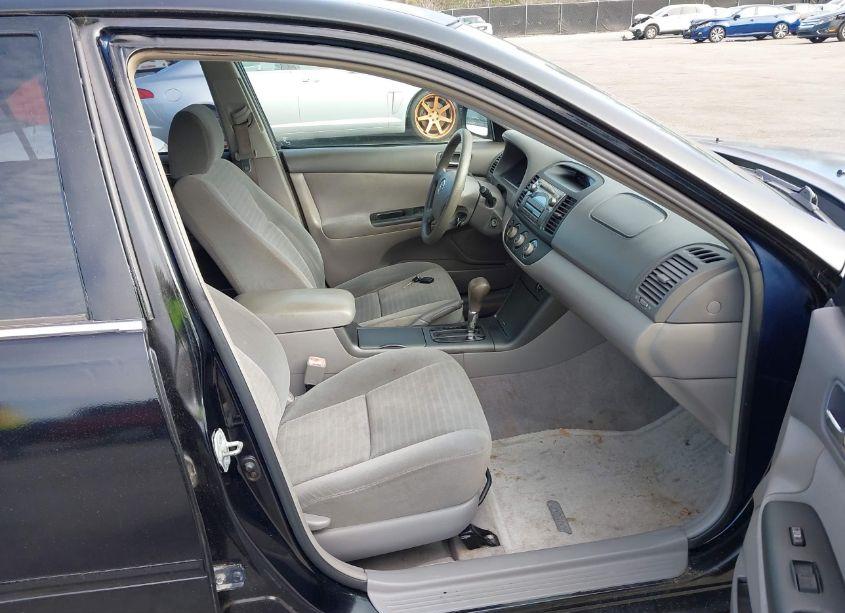 Photo 5 of 2005 Toyota Camry LE (VIN 4T1BE32K95U036260)