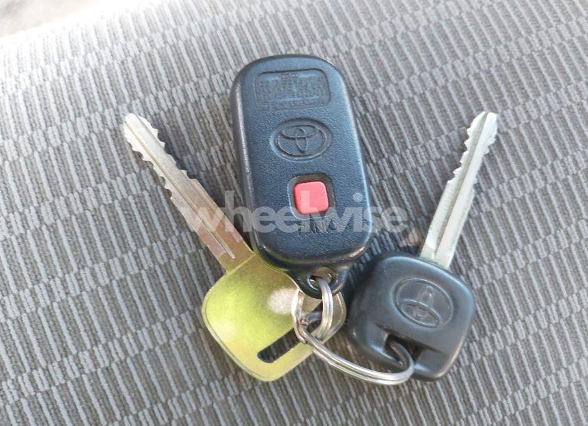 Photo 11 of 2005 Toyota Camry LE (VIN 4T1BE32K95U047145)