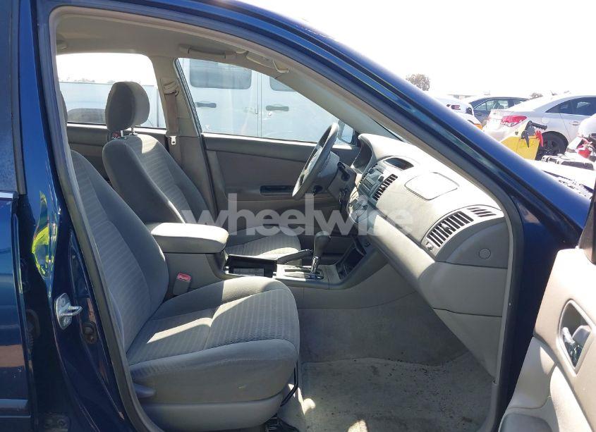 Photo 5 of 2005 Toyota Camry LE (VIN 4T1BE32K95U047145)