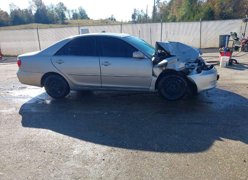 Photo 13 of 2005 Toyota Camry LE (VIN 4T1BE32K95U051325)