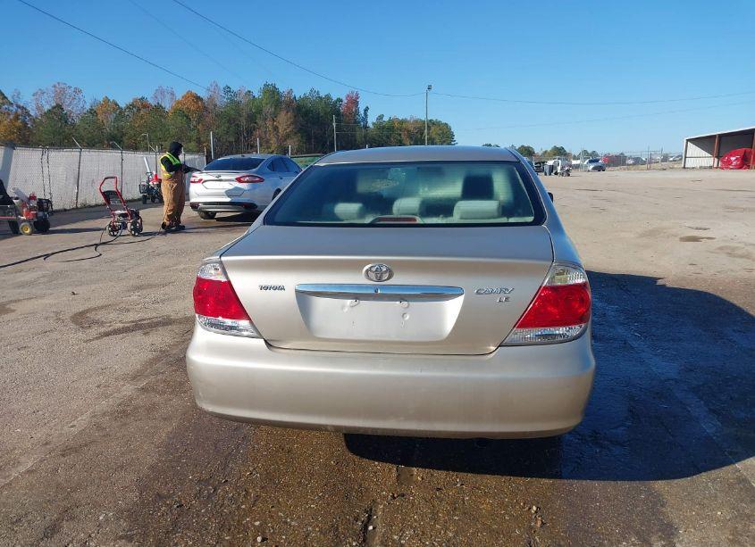 Photo 16 of 2005 Toyota Camry LE (VIN 4T1BE32K95U051325)