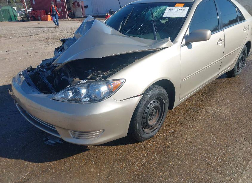 Photo 17 of 2005 Toyota Camry LE (VIN 4T1BE32K95U051325)