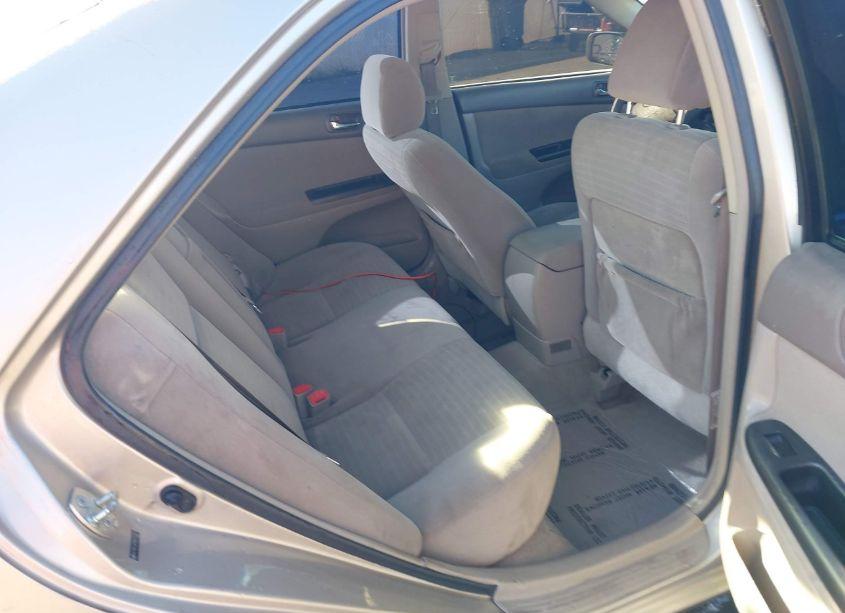 Photo 8 of 2005 Toyota Camry LE (VIN 4T1BE32K95U051325)