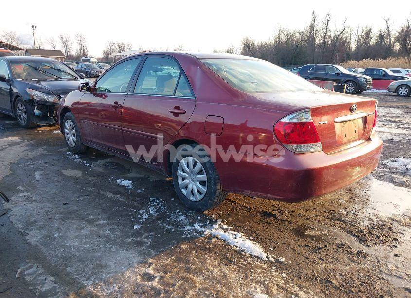 Photo 3 of 2005 Toyota Camry LE (VIN 4T1BE32K95U053771)