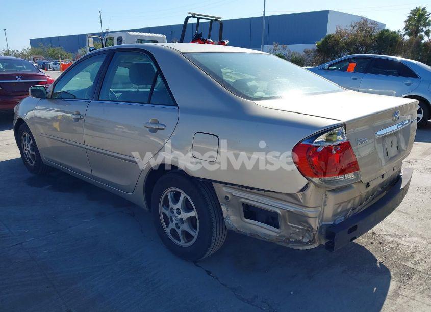 Photo 3 of 2005 Toyota Camry LE (VIN 4T1BE32K95U065225)