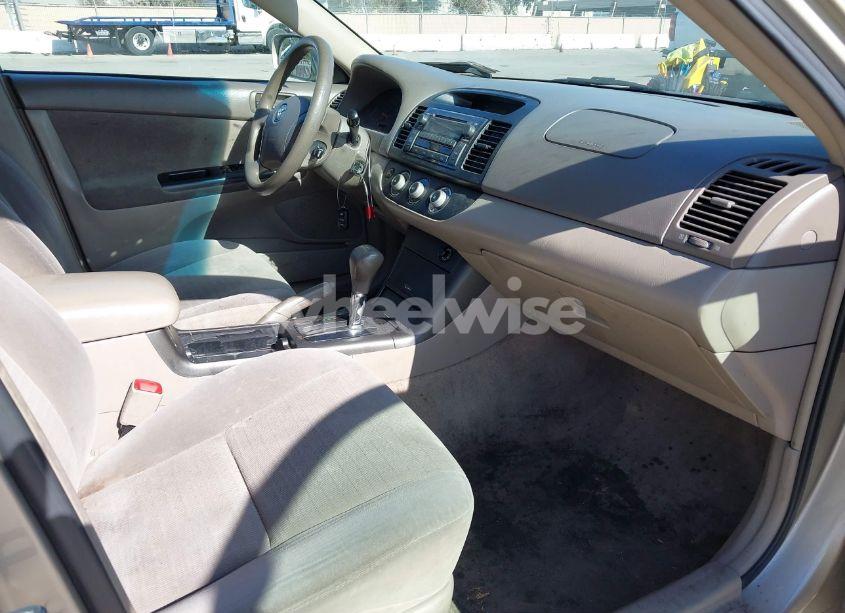 Photo 5 of 2005 Toyota Camry LE (VIN 4T1BE32K95U065225)