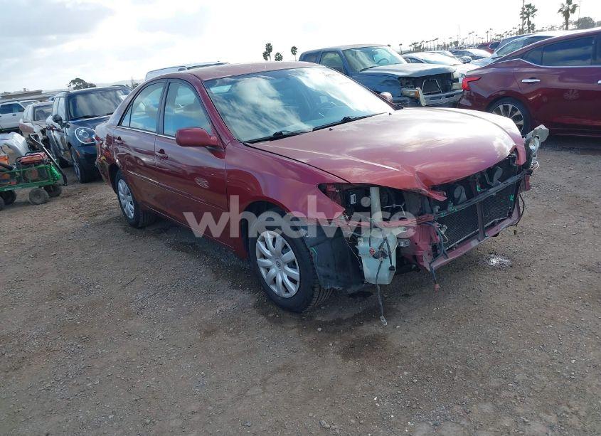 2005 Toyota Camry LE (VIN 4T1BE32K95U099133) main photo