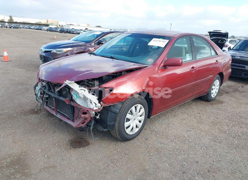Photo 2 of 2005 Toyota Camry LE (VIN 4T1BE32K95U099133)