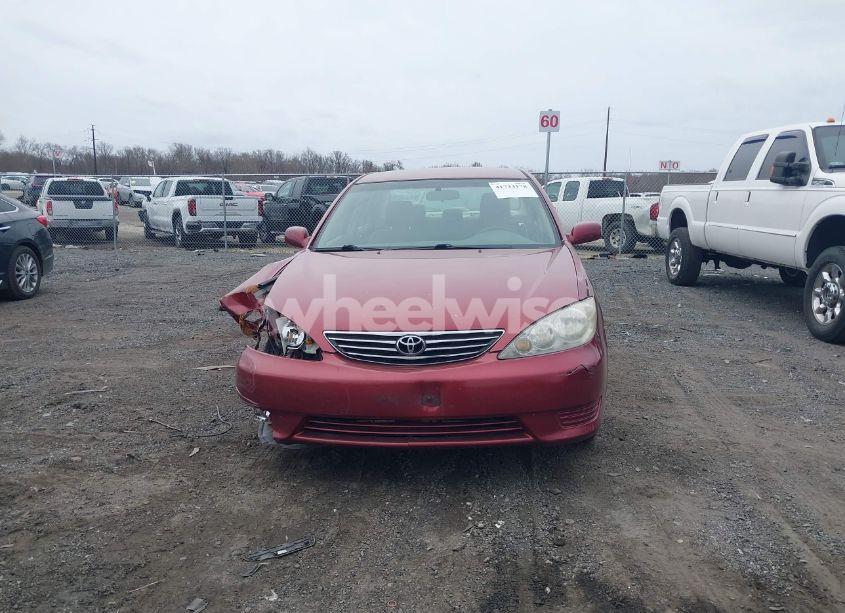 Photo 12 of 2005 Toyota Camry LE/XLE/SE (VIN 4T1BE32K95U101575)