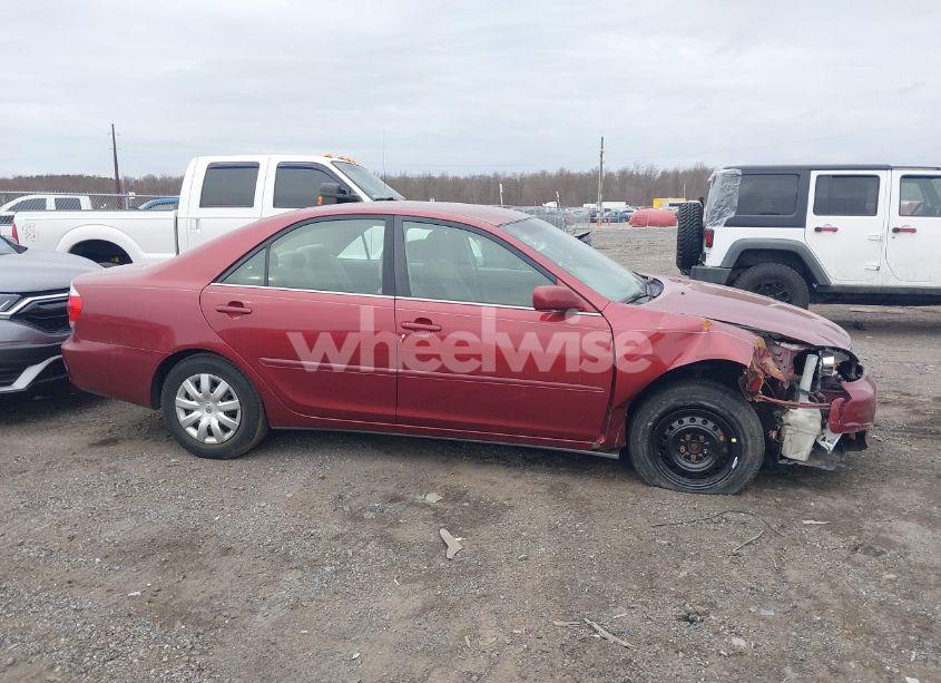 Photo 13 of 2005 Toyota Camry LE/XLE/SE (VIN 4T1BE32K95U101575)