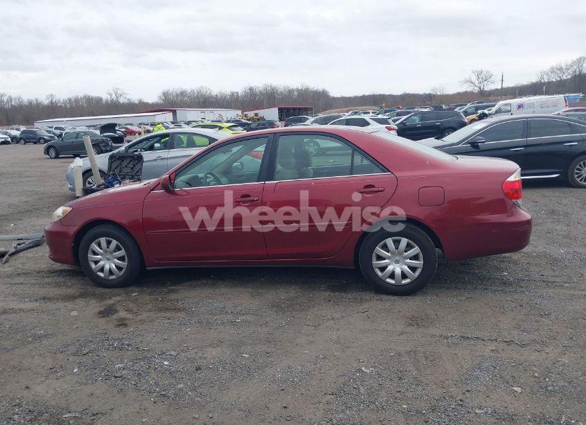 Photo 14 of 2005 Toyota Camry LE/XLE/SE (VIN 4T1BE32K95U101575)