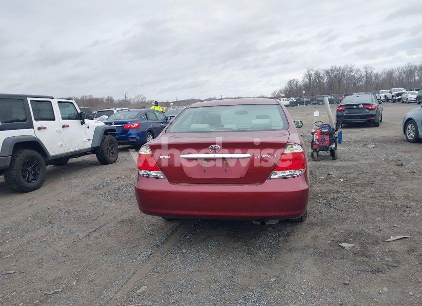 Photo 16 of 2005 Toyota Camry LE/XLE/SE (VIN 4T1BE32K95U101575)