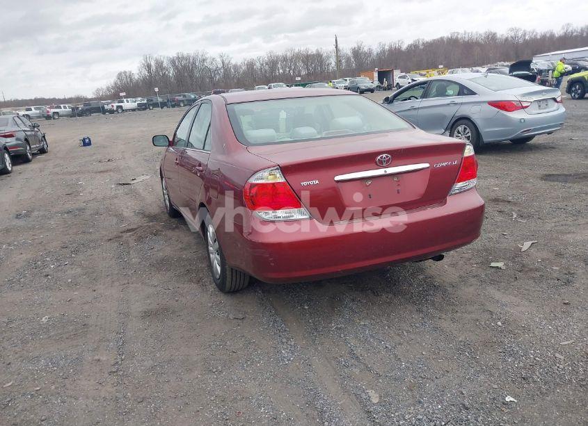 Photo 3 of 2005 Toyota Camry LE/XLE/SE (VIN 4T1BE32K95U101575)