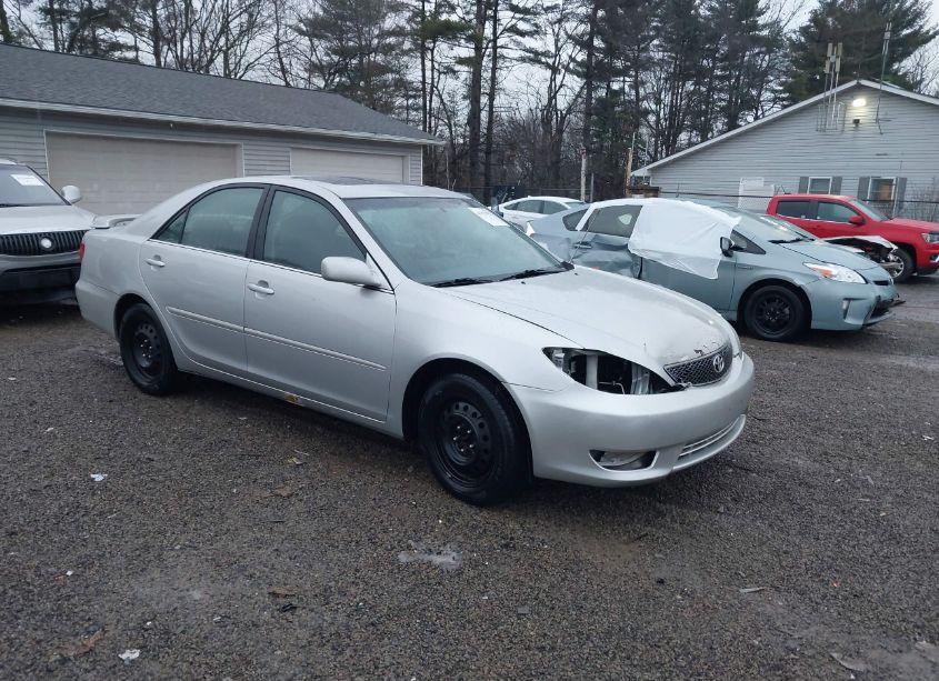 2005 Toyota Camry SE (VIN 4T1BE32K95U396306) main photo