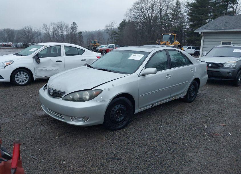 Photo 2 of 2005 Toyota Camry SE (VIN 4T1BE32K95U396306)