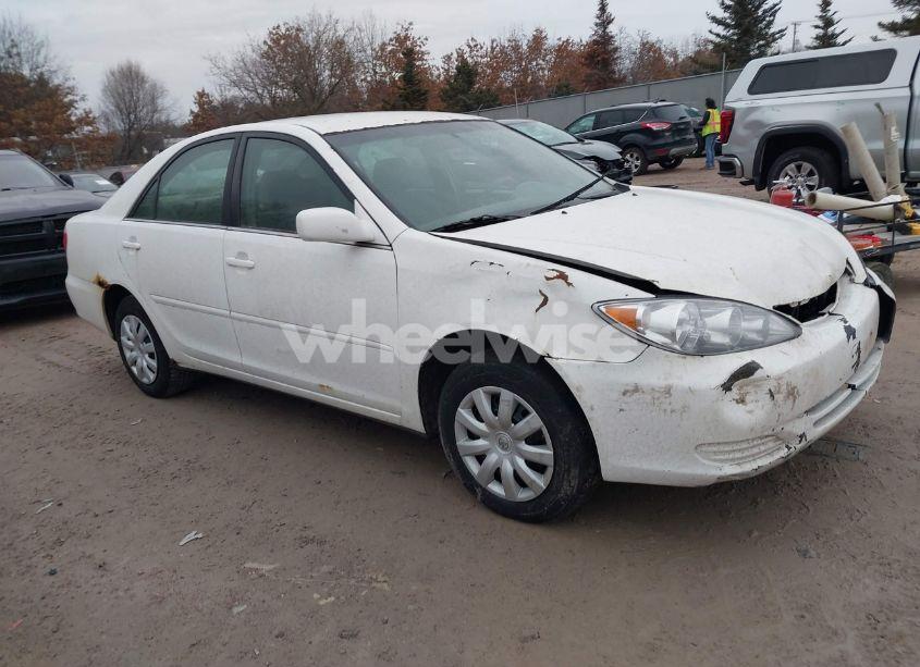 2005 Toyota Camry LE (VIN 4T1BE32K95U430468) main photo