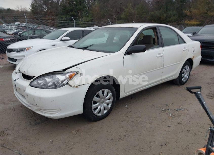 Photo 2 of 2005 Toyota Camry LE (VIN 4T1BE32K95U430468)