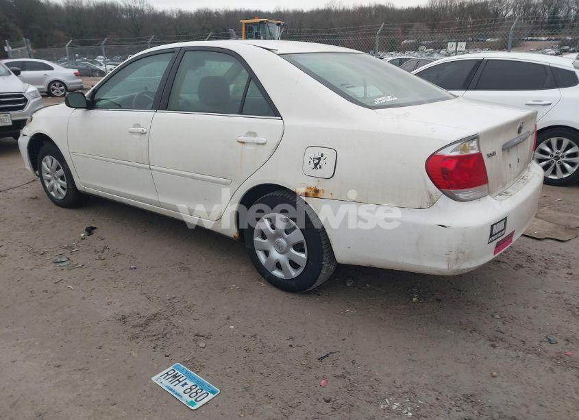Photo 3 of 2005 Toyota Camry LE (VIN 4T1BE32K95U430468)
