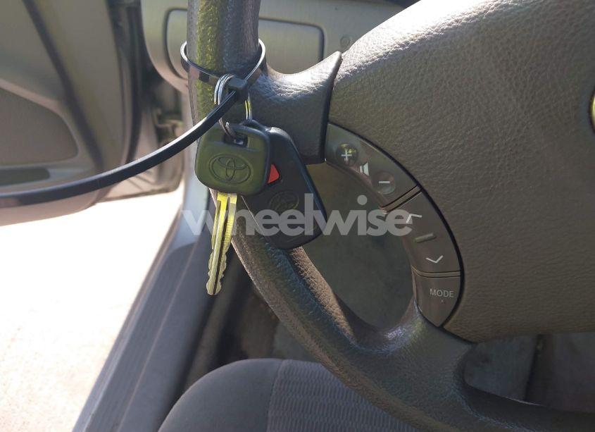 Photo 11 of 2005 Toyota Camry LE (VIN 4T1BE32K95U525869)