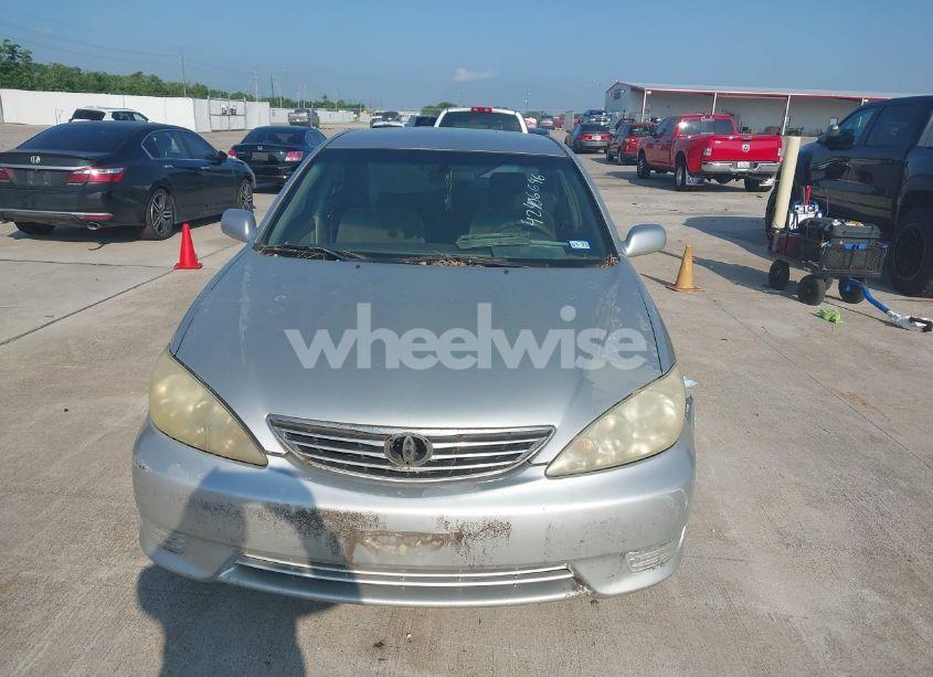 Photo 6 of 2005 Toyota Camry LE (VIN 4T1BE32K95U525869)